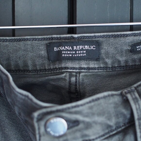Banana Republic | Mid-Rise Skinny Zip Pocket Jean - Picture 2 of 6